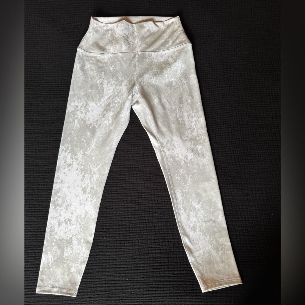 White/gray marble High-Waisted Leggings 3/4 length